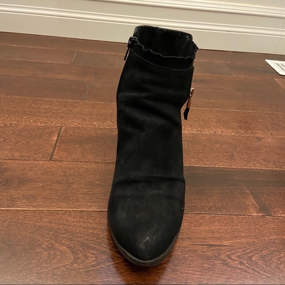 BLACK AND GOLD ANKLE BOOTS - Picture 6 of 15